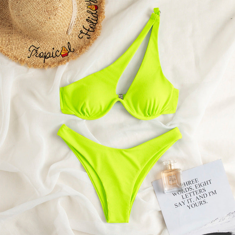 Sexy Triangle Split Swimsuit Solid Color One Shoulder Underwire Bikini