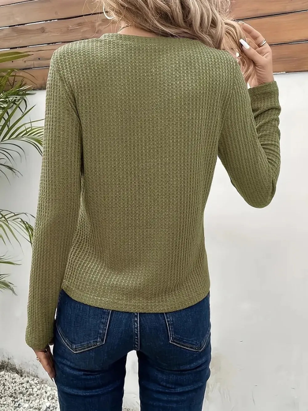 Loose V-neck long sleeved solid color casual T-shirt