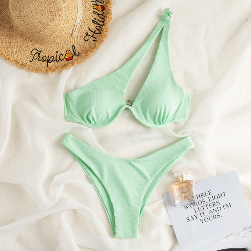 Sexy Triangle Split Swimsuit Solid Color One Shoulder Underwire Bikini