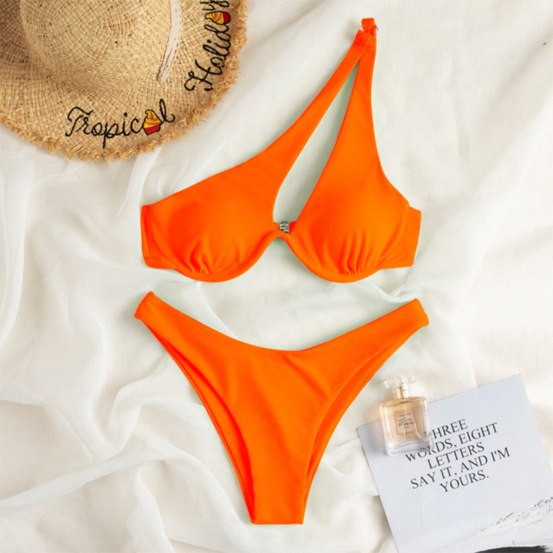 Sexy Triangle Split Swimsuit Solid Color One Shoulder Underwire Bikini